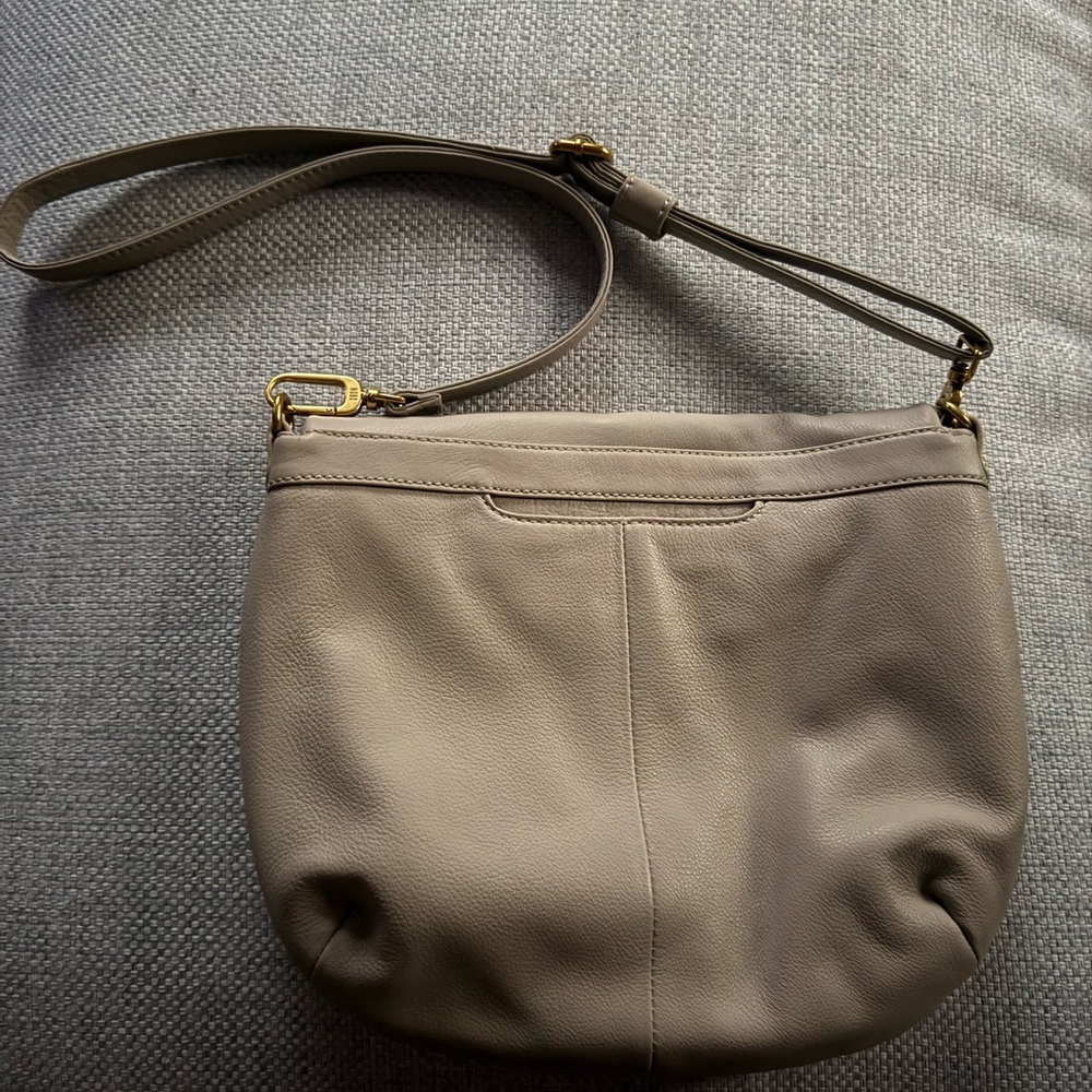 Hobo Fern Foldover in Taupe - Picture 2 of 2